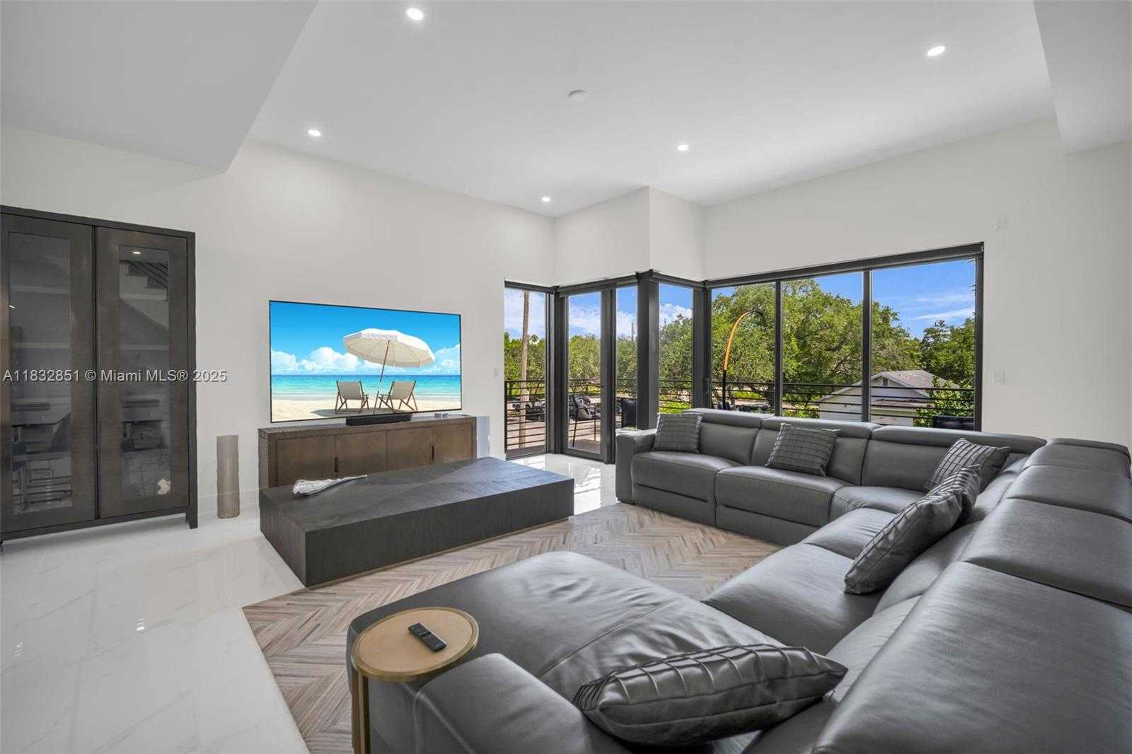 Small Image of 820 NORTH EAST 2ND ST #820, Fort Lauderdale Number 5