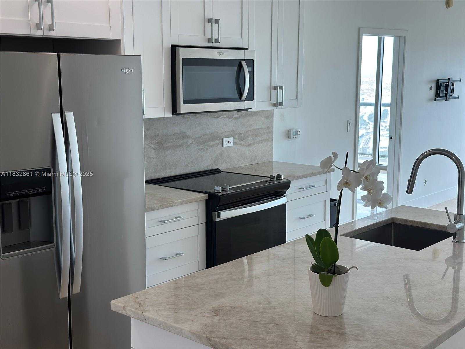 Small Image of 888 BISCAYNE BLVD #4304, Miami Number 17