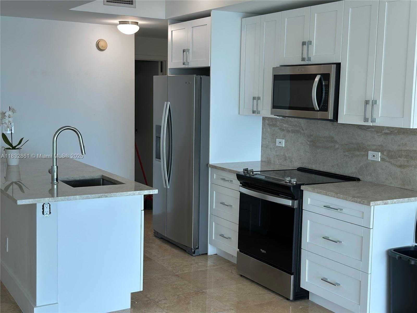 Small Image of 888 BISCAYNE BLVD #4304, Miami Number 18