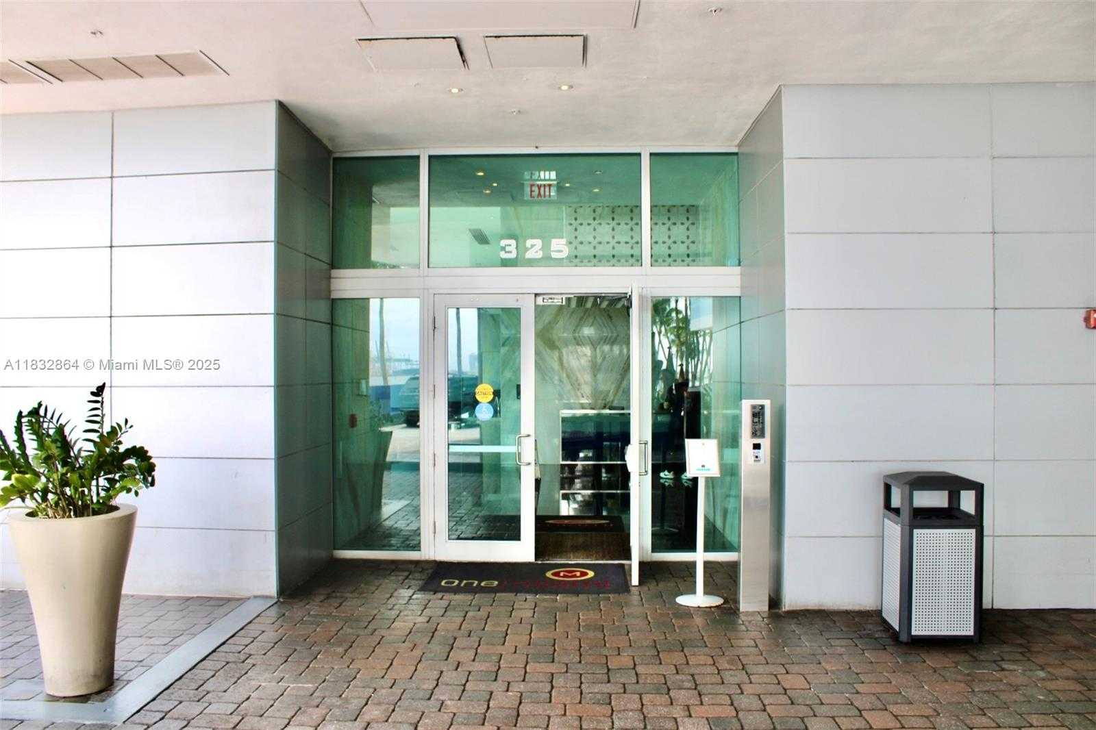 Small Image of 325 SOUTH BISCAYNE BLVD #3922, Miami Number 19