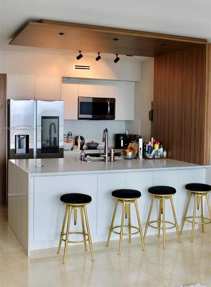 Small Image of 325 SOUTH BISCAYNE BLVD #3922, Miami Number 2