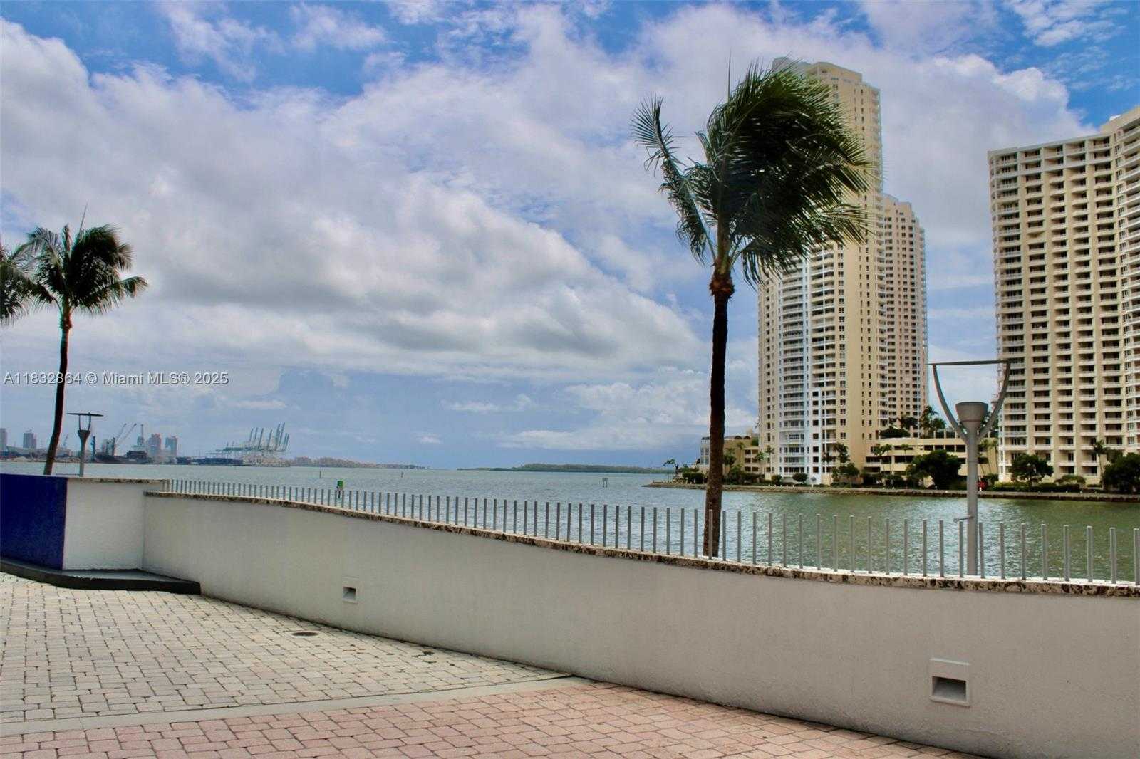 Small Image of 325 SOUTH BISCAYNE BLVD #3922, Miami Number 23