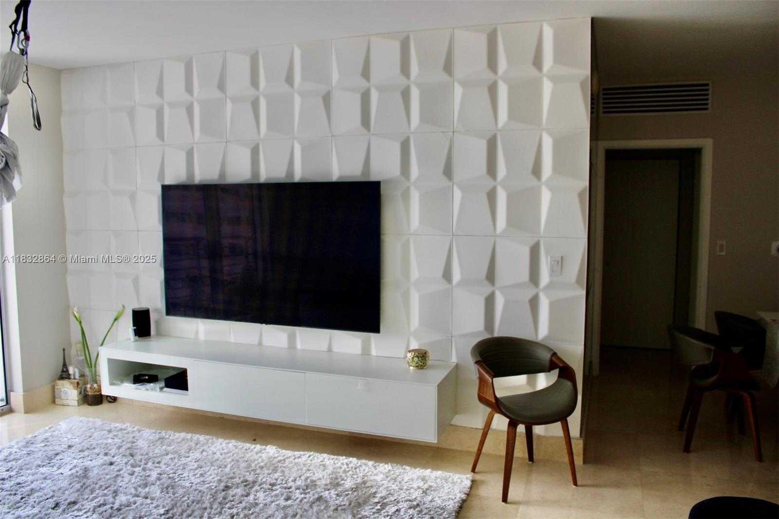 Small Image of 325 SOUTH BISCAYNE BLVD #3922, Miami Number 4