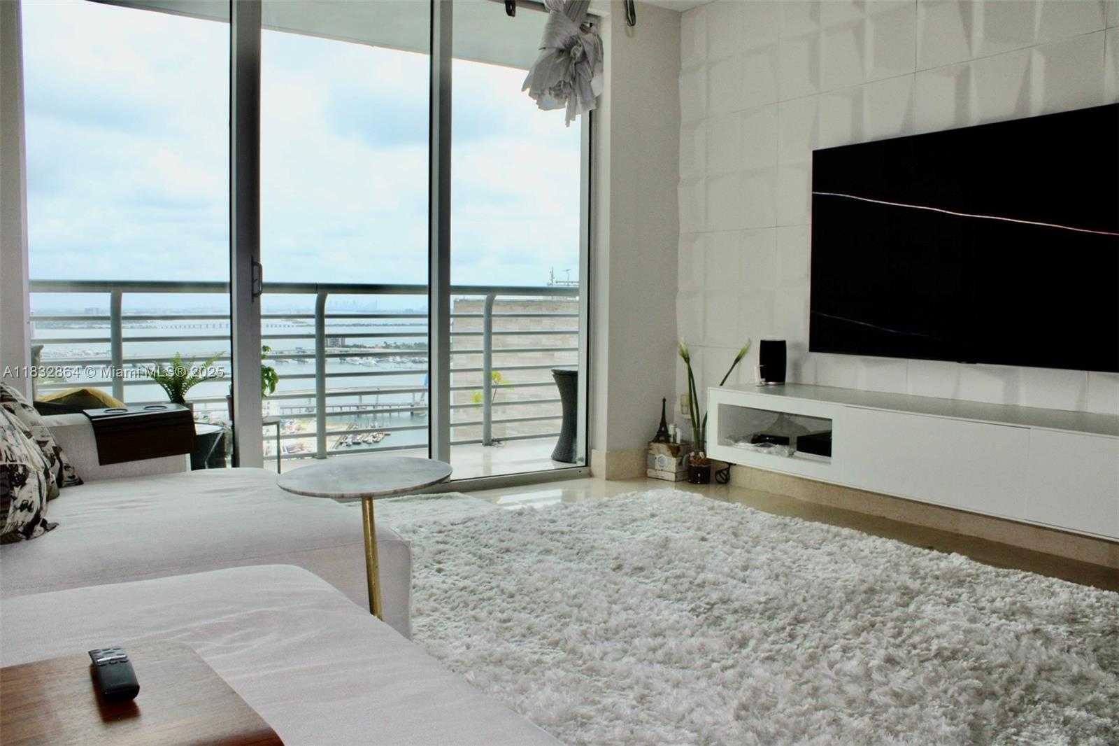 Small Image of 325 SOUTH BISCAYNE BLVD #3922, Miami Number 5