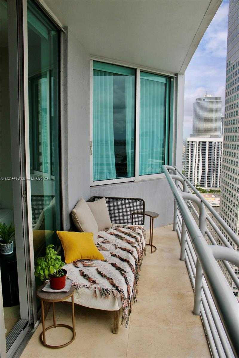 Small Image of 325 SOUTH BISCAYNE BLVD #3922, Miami Number 8