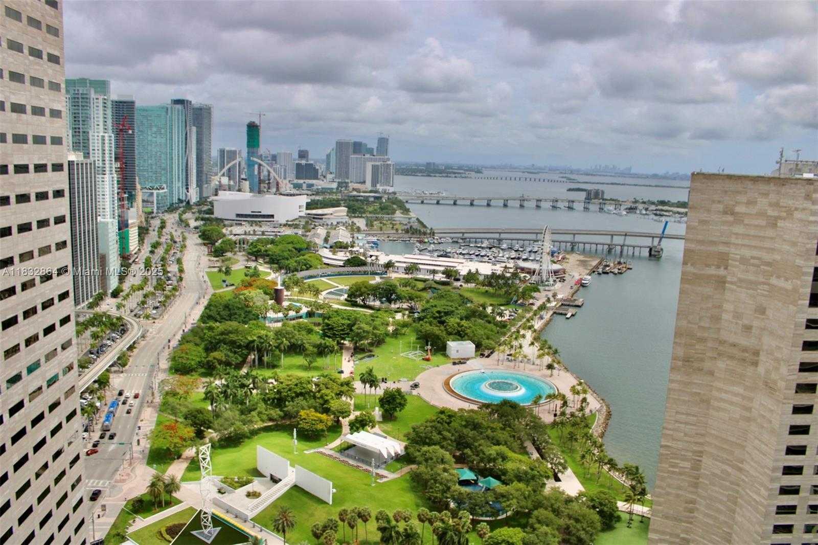 Small Image of 325 SOUTH BISCAYNE BLVD #3922, Miami Number 9