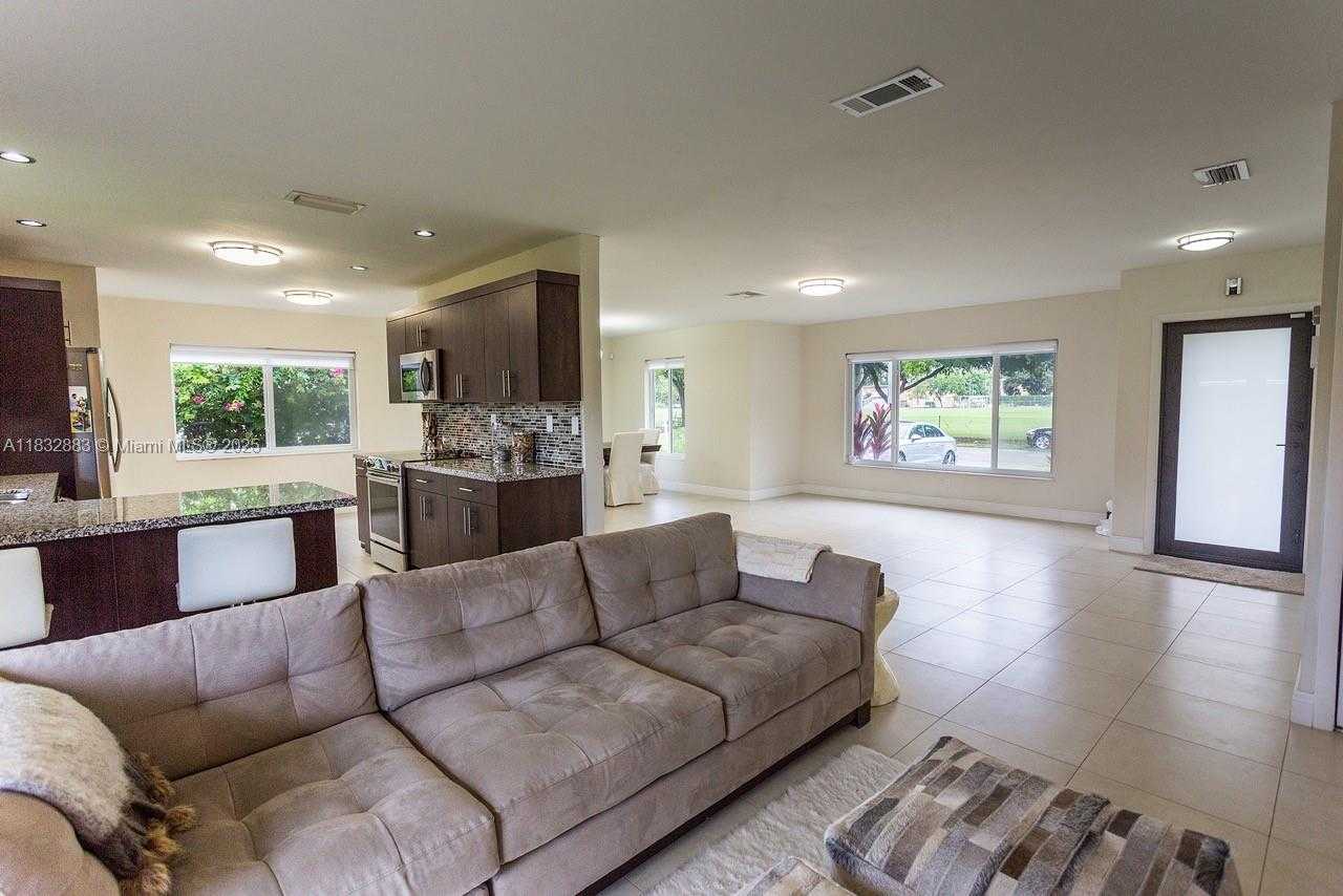 Small Image of 9710 SOUTH WEST 185TH TER, Cutler Bay Number 10