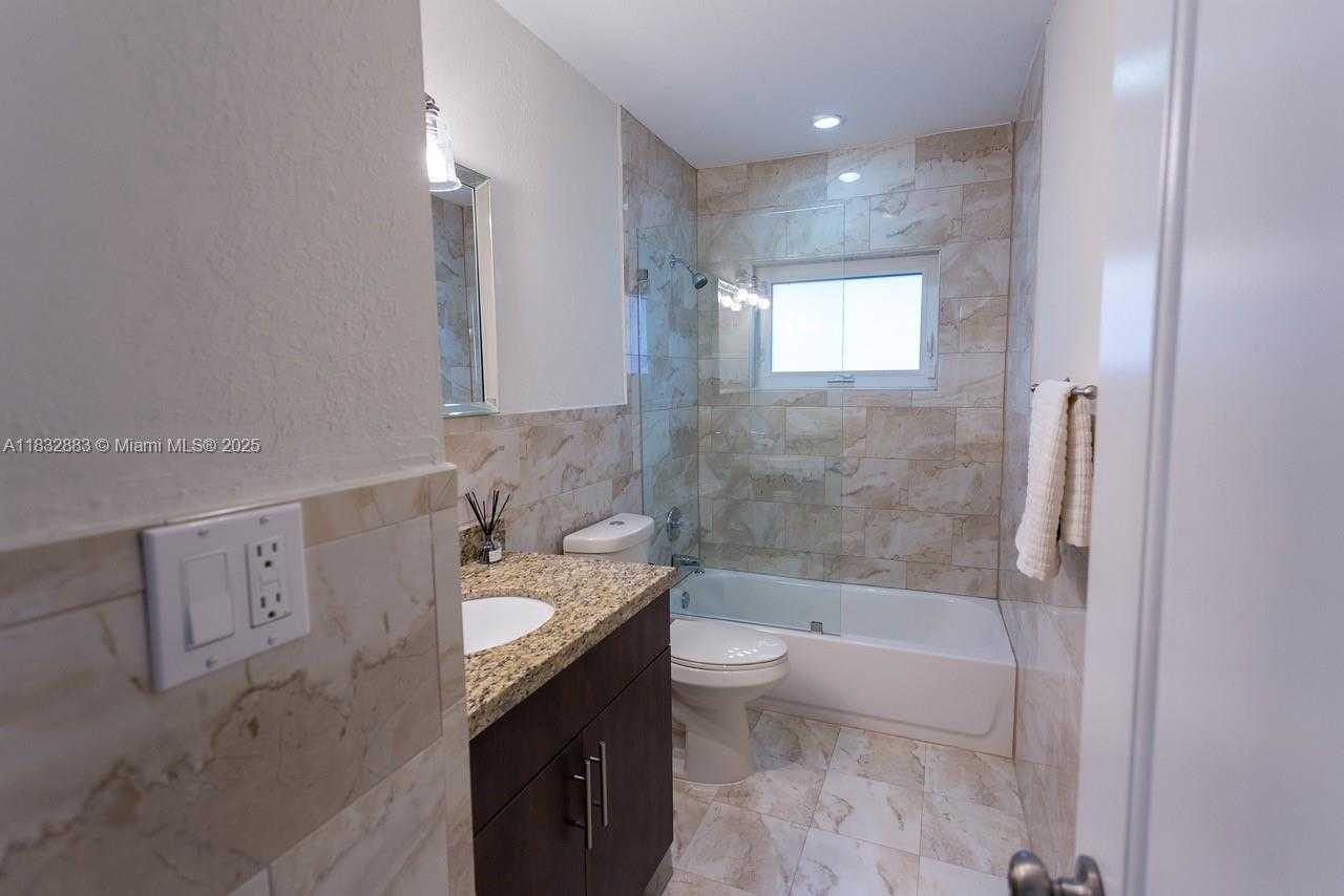 Small Image of 9710 SOUTH WEST 185TH TER, Cutler Bay Number 13