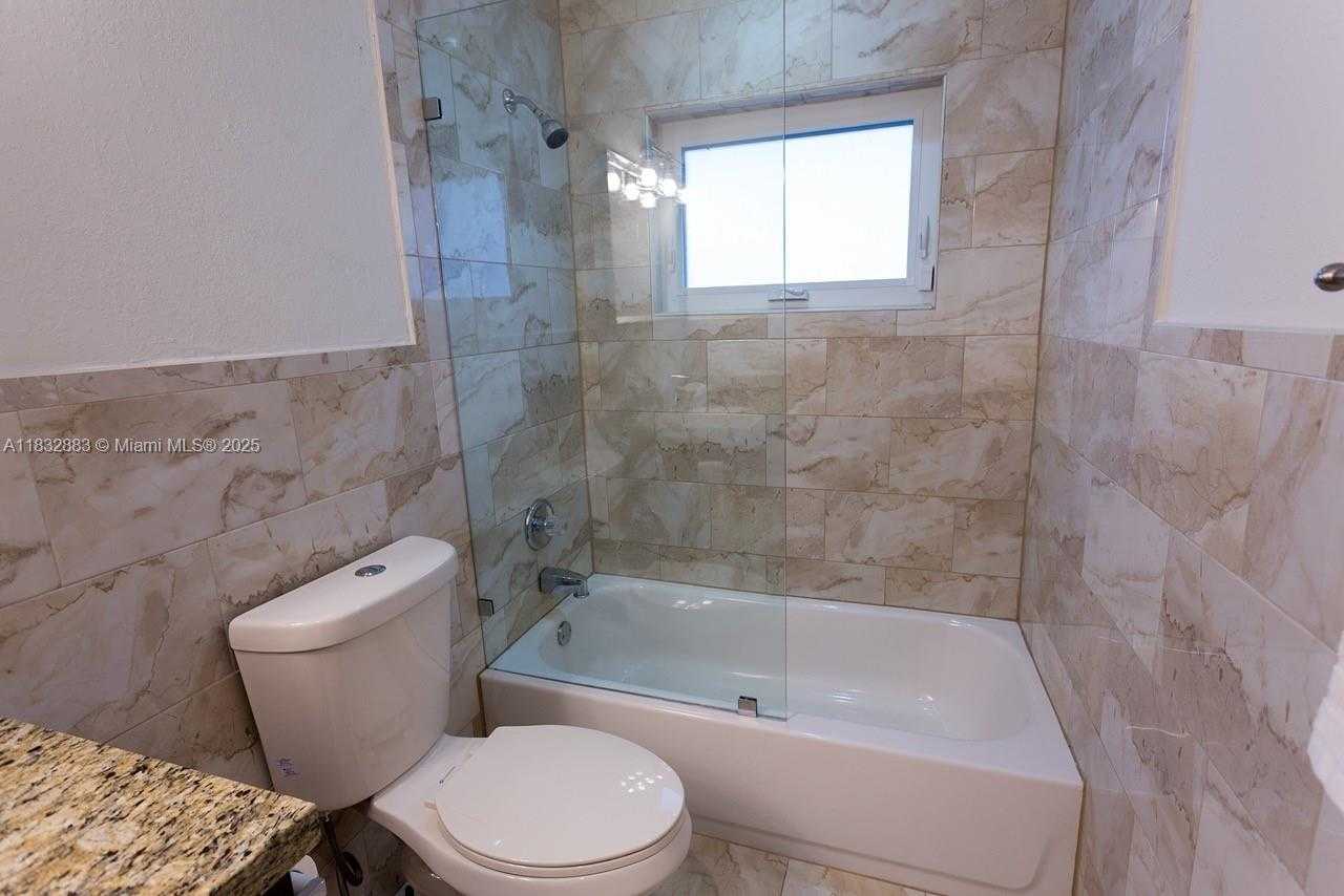 Small Image of 9710 SOUTH WEST 185TH TER, Cutler Bay Number 14