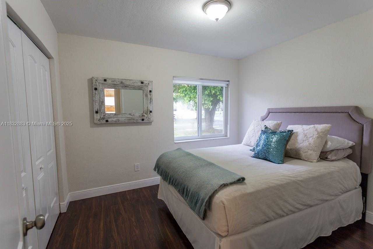 Small Image of 9710 SOUTH WEST 185TH TER, Cutler Bay Number 16