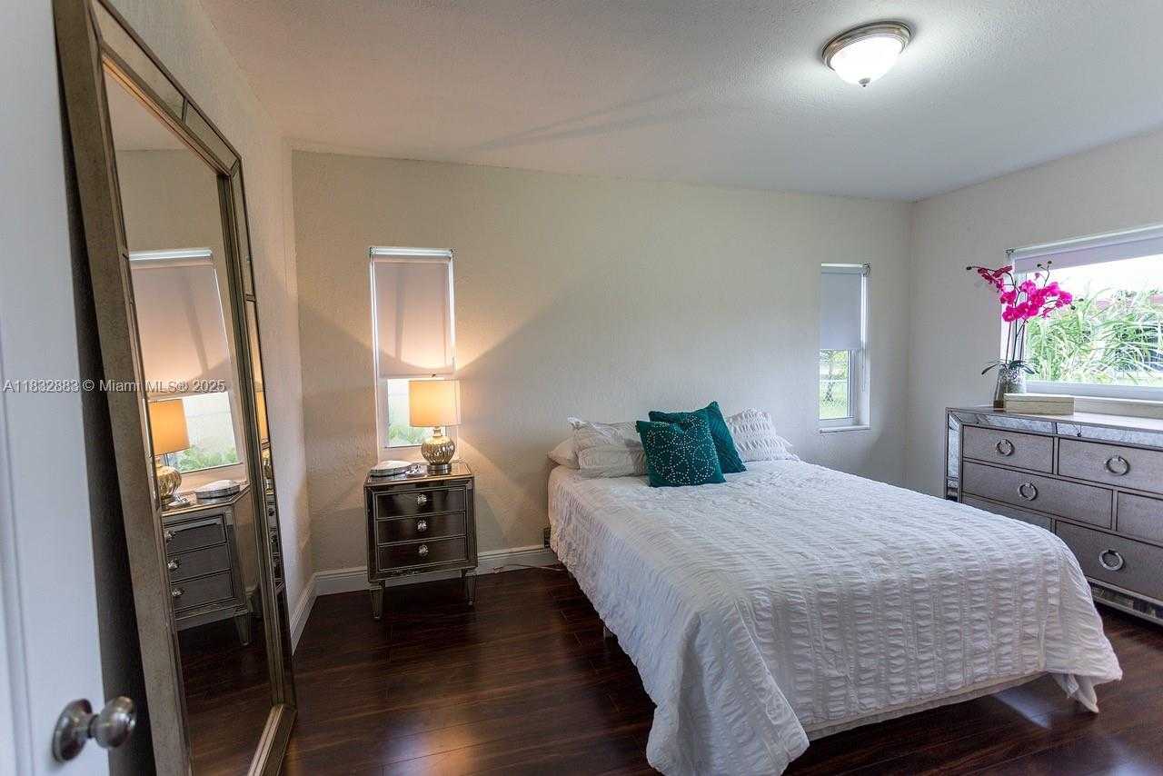 Small Image of 9710 SOUTH WEST 185TH TER, Cutler Bay Number 19