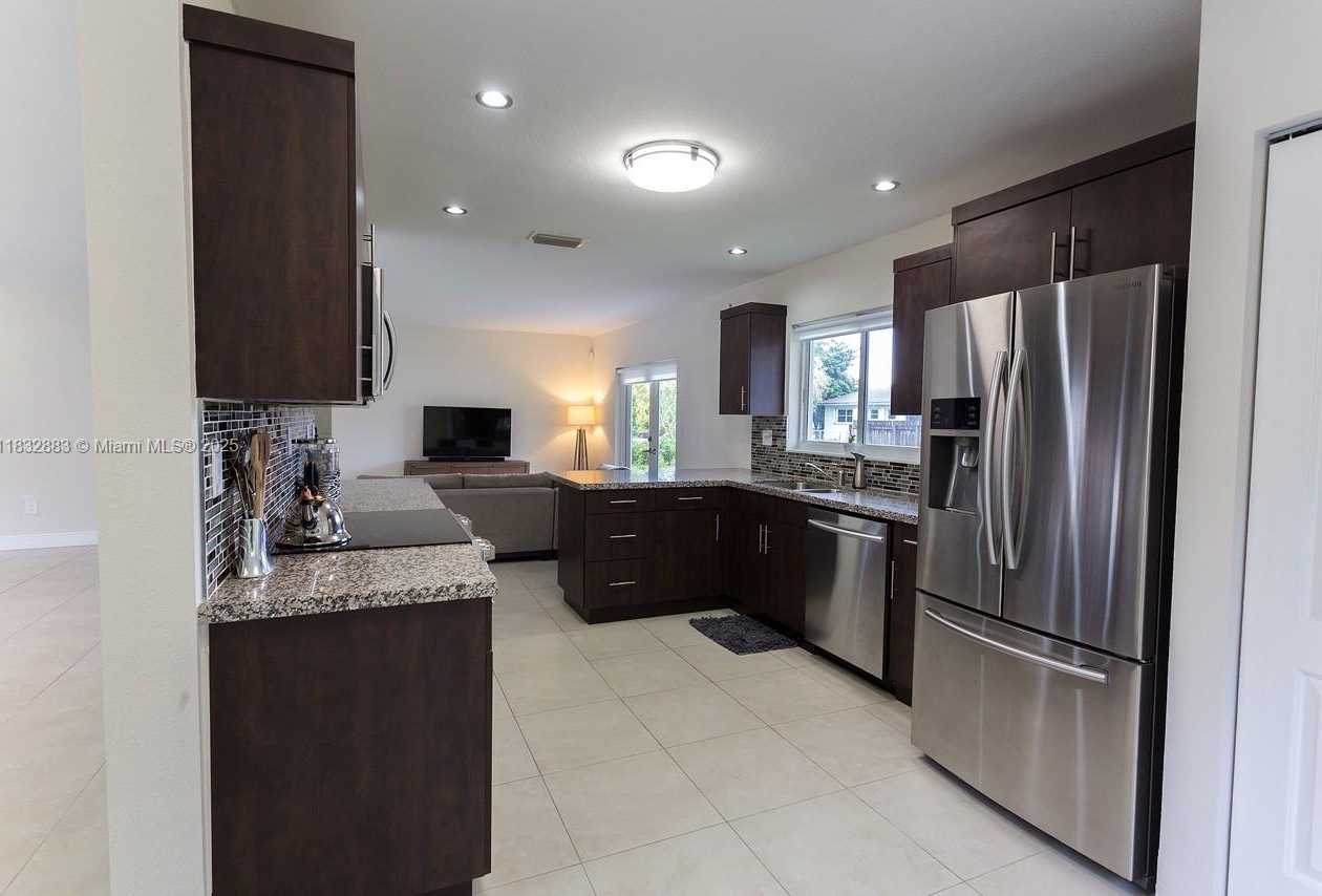 Small Image of 9710 SOUTH WEST 185TH TER, Cutler Bay Number 3
