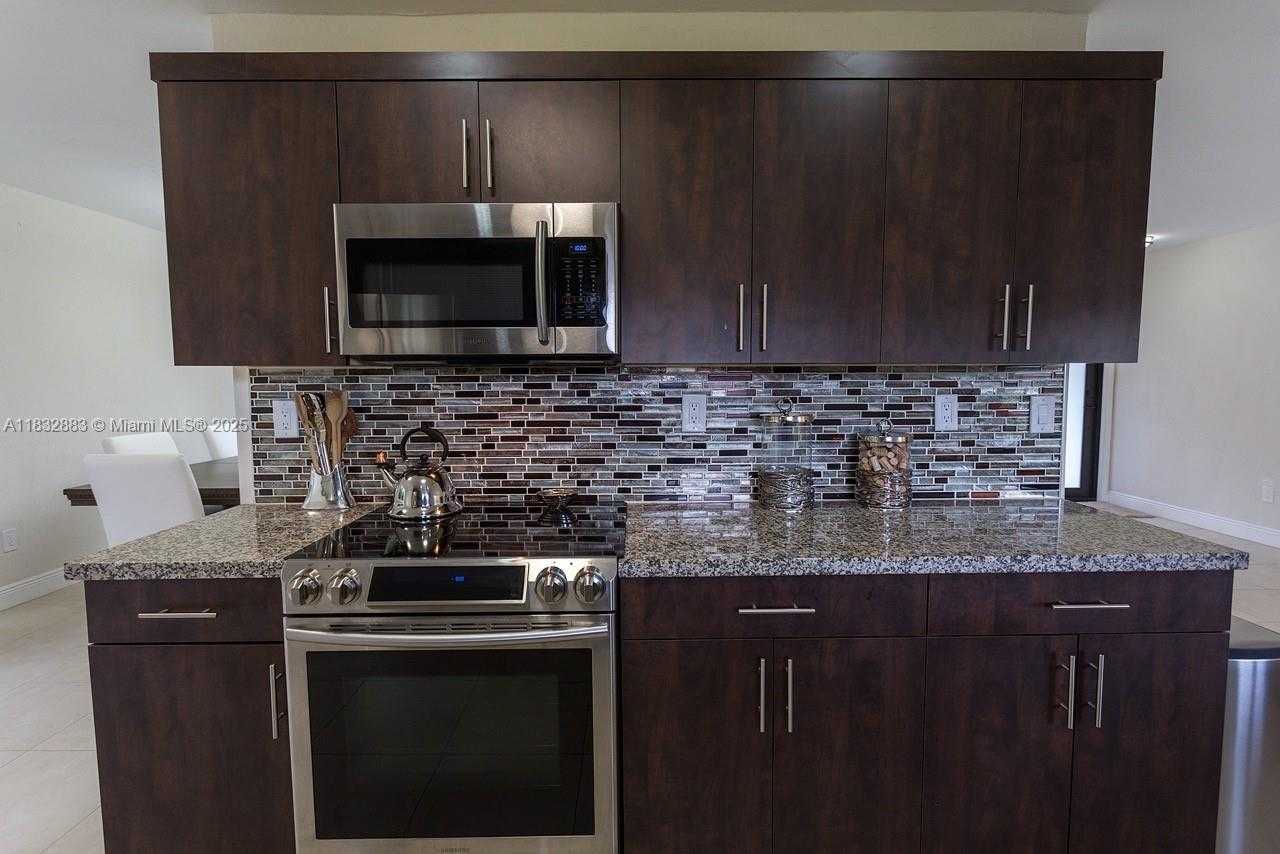 Small Image of 9710 SOUTH WEST 185TH TER, Cutler Bay Number 5