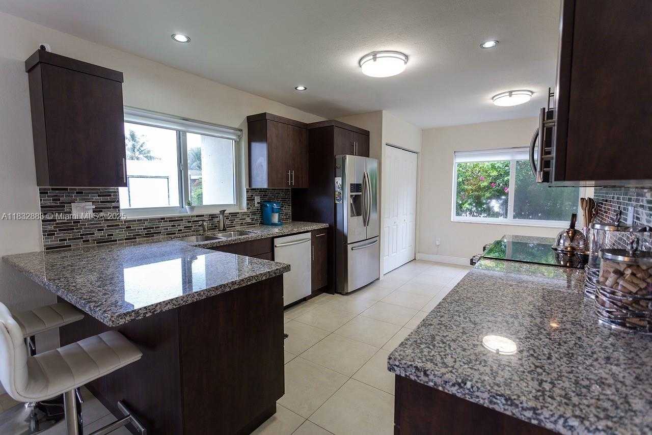 Small Image of 9710 SOUTH WEST 185TH TER, Cutler Bay Number 6