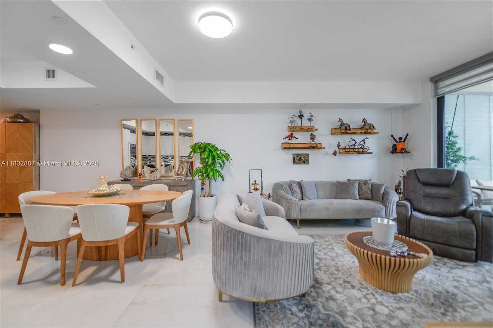 Small Image of 1010 BRICKELL AVE #3311, Miami Number 10