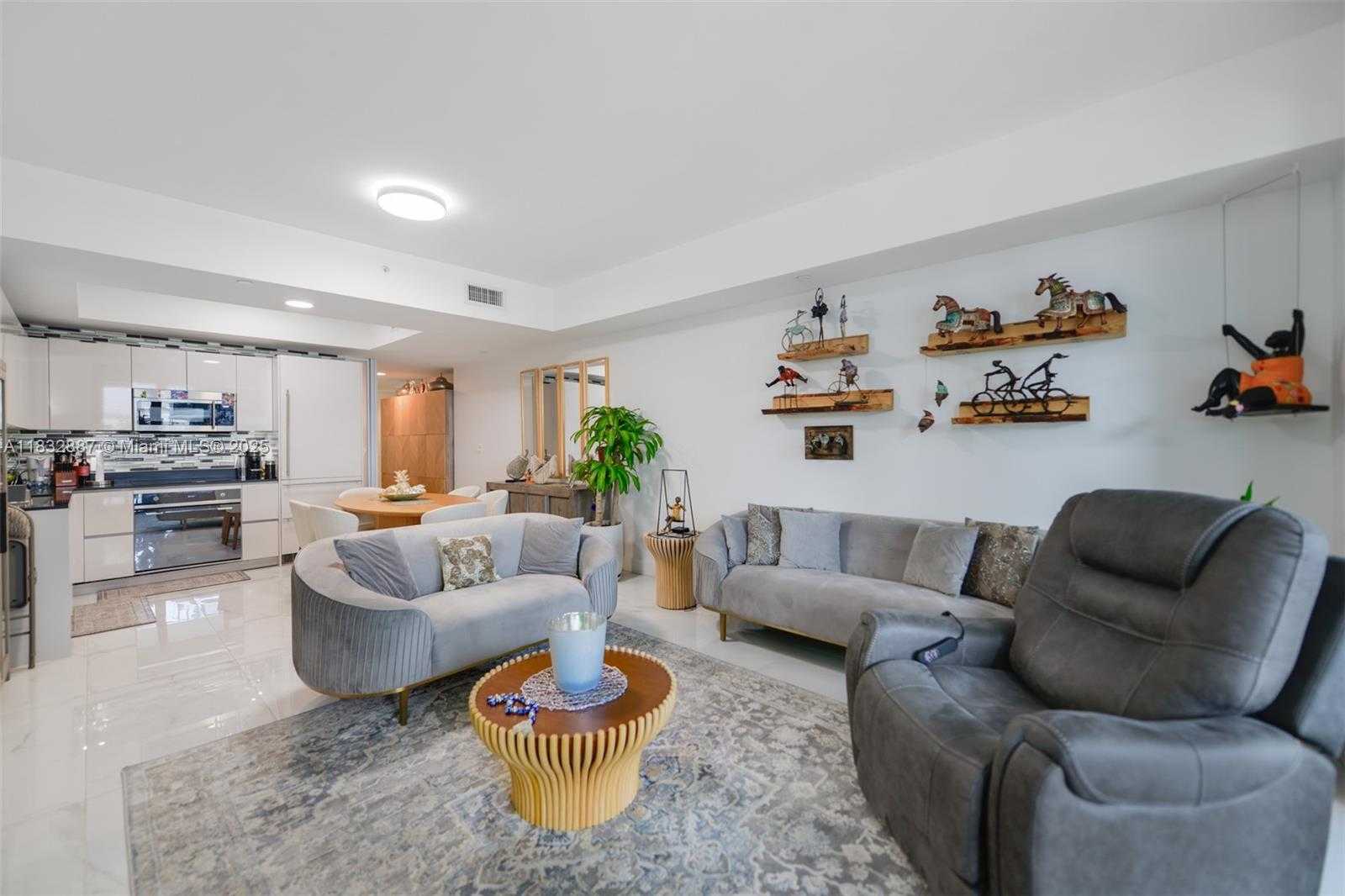 Small Image of 1010 BRICKELL AVE #3311, Miami Number 11