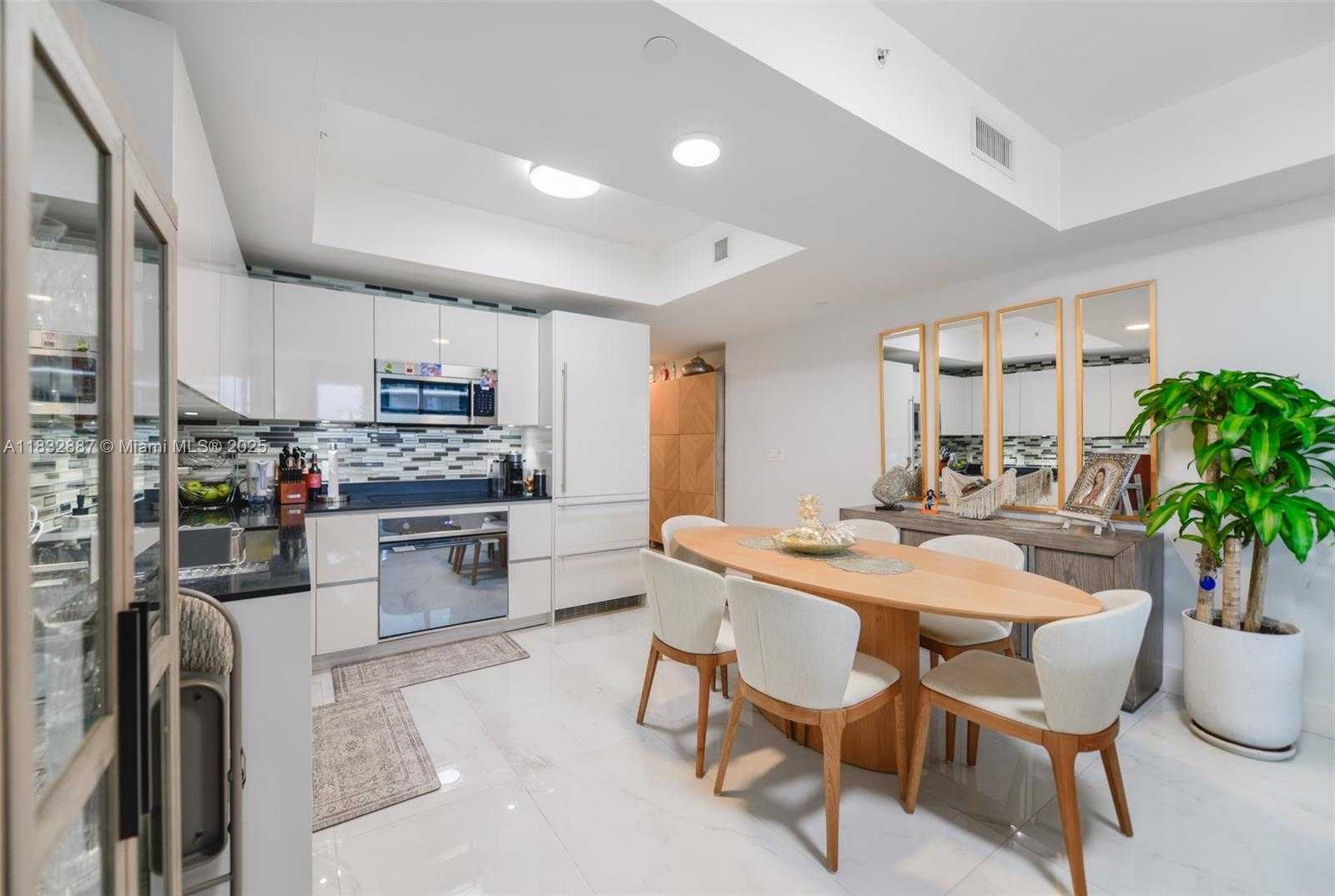 Small Image of 1010 BRICKELL AVE #3311, Miami Number 13