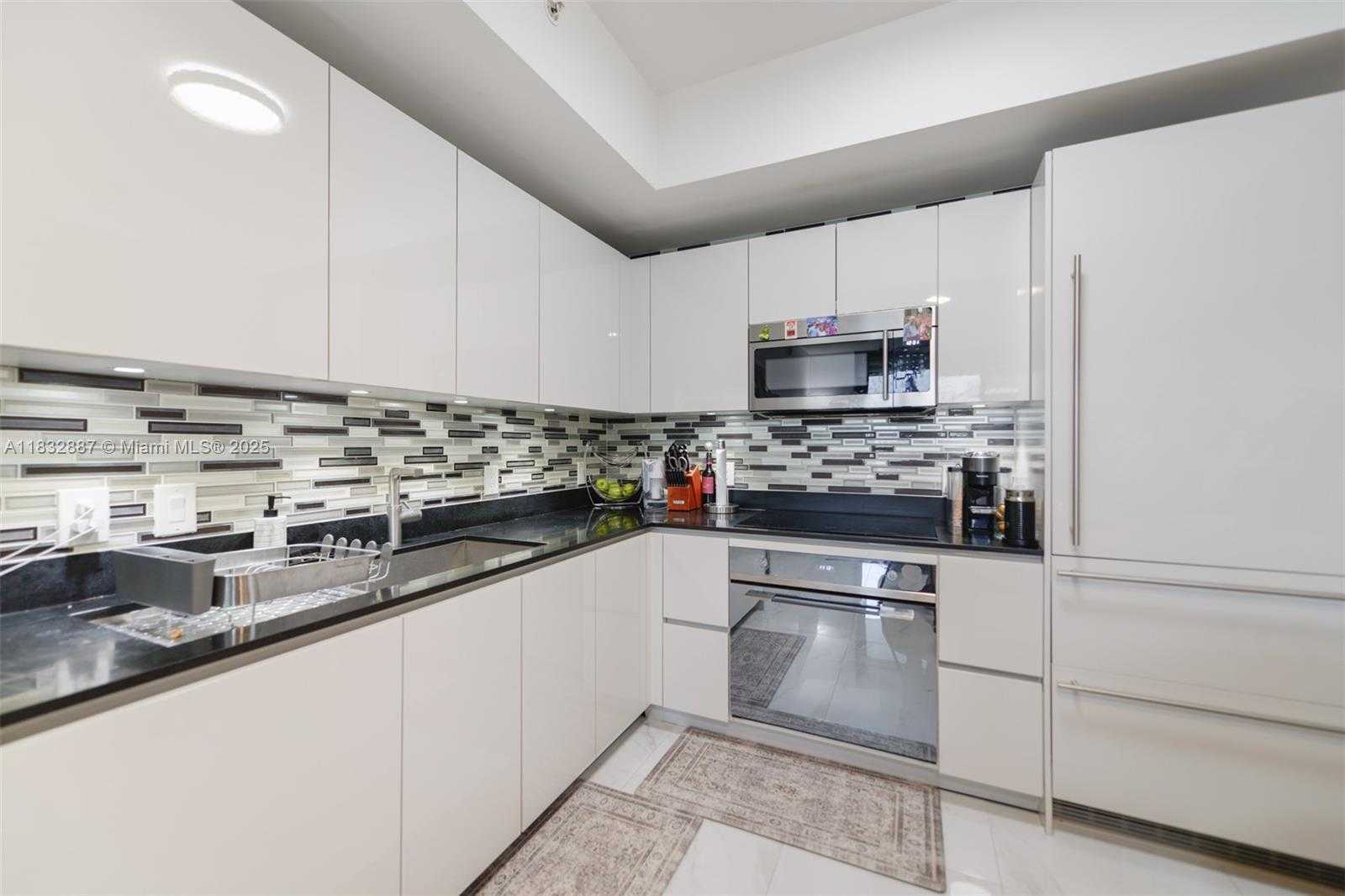Small Image of 1010 BRICKELL AVE #3311, Miami Number 15