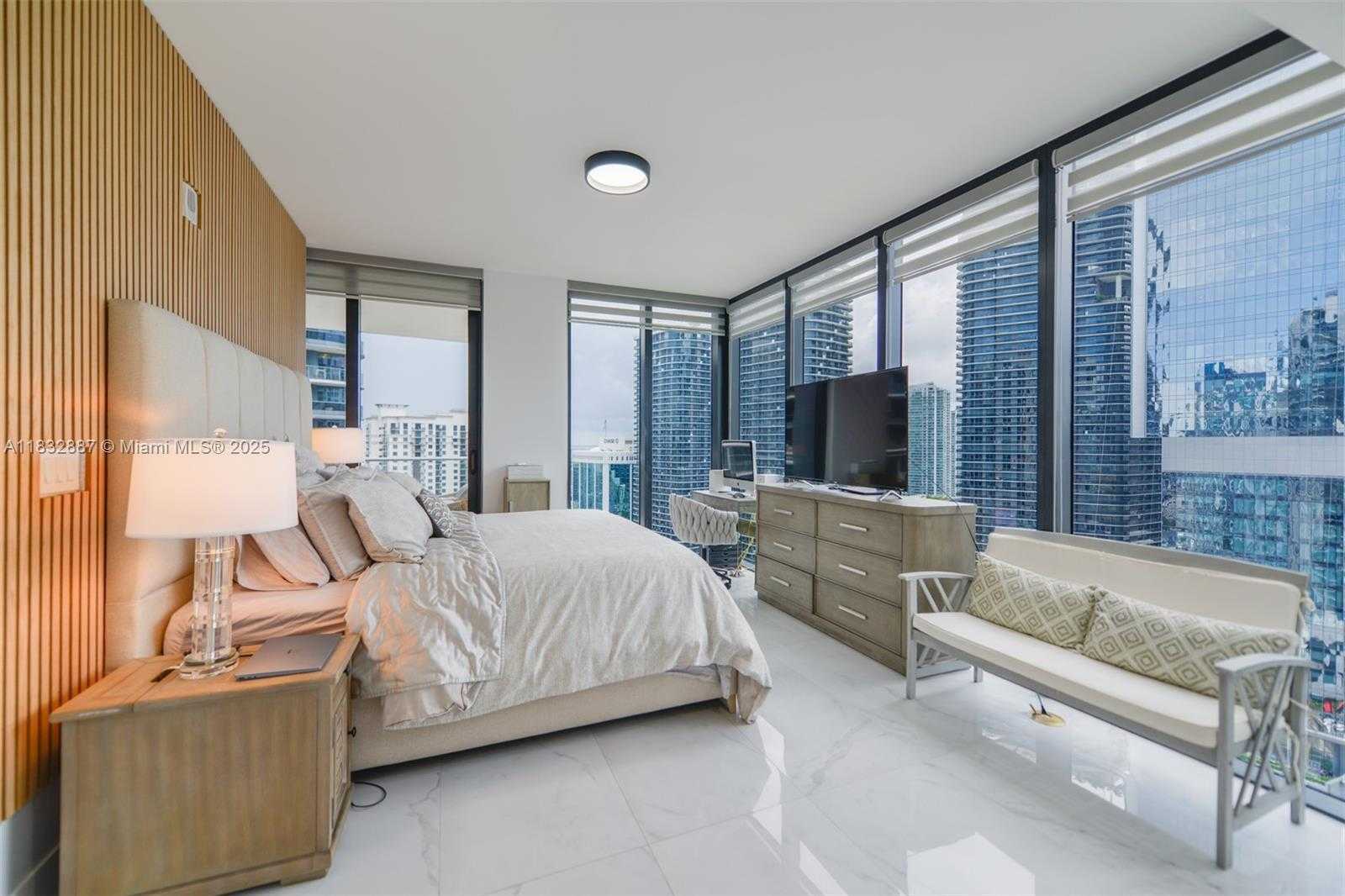 Small Image of 1010 BRICKELL AVE #3311, Miami Number 16