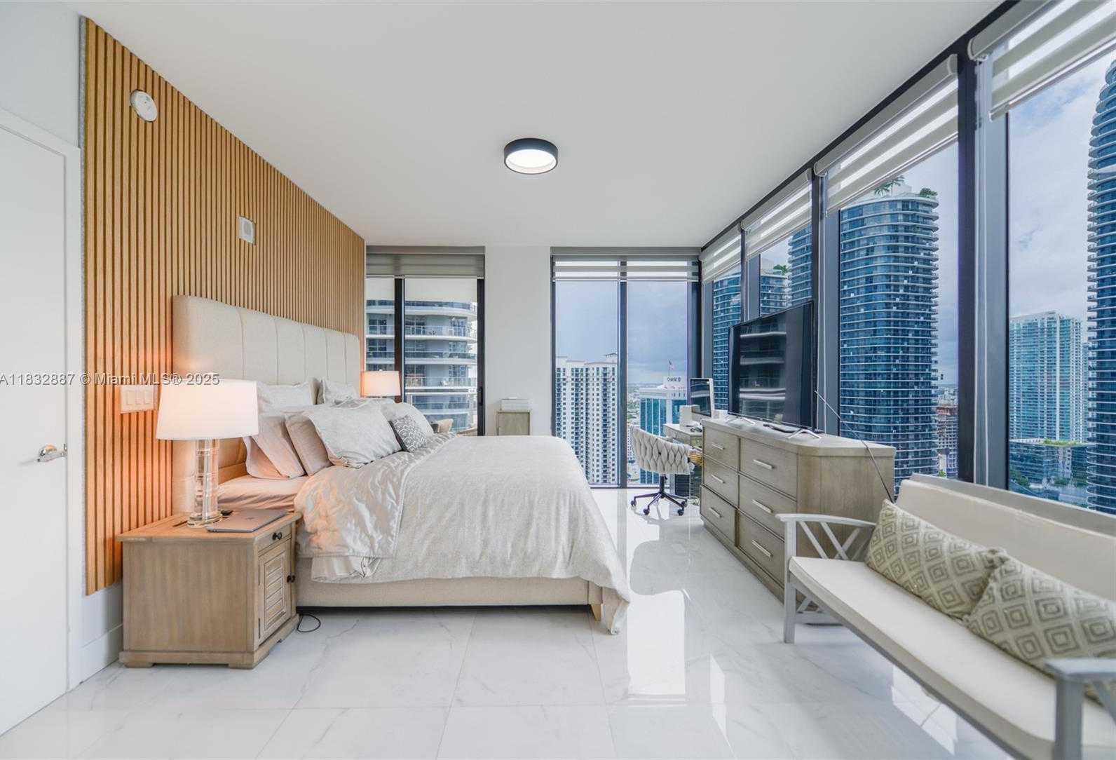 Small Image of 1010 BRICKELL AVE #3311, Miami Number 17