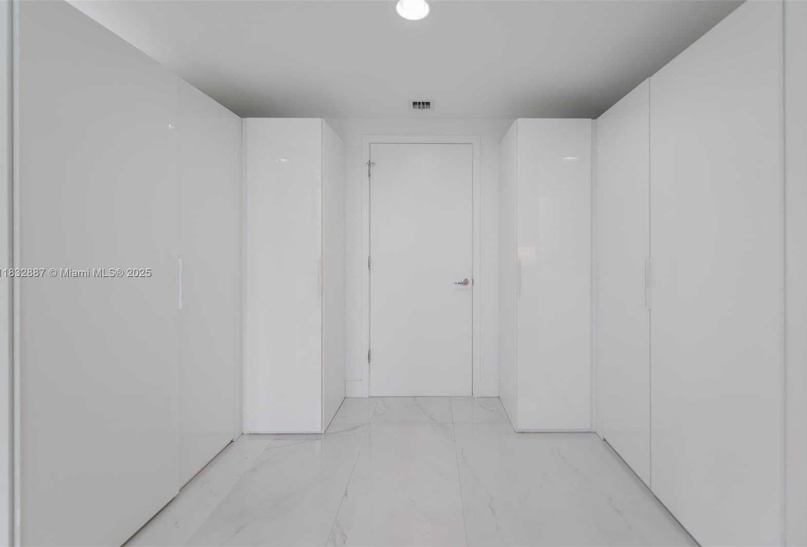 Small Image of 1010 BRICKELL AVE #3311, Miami Number 19