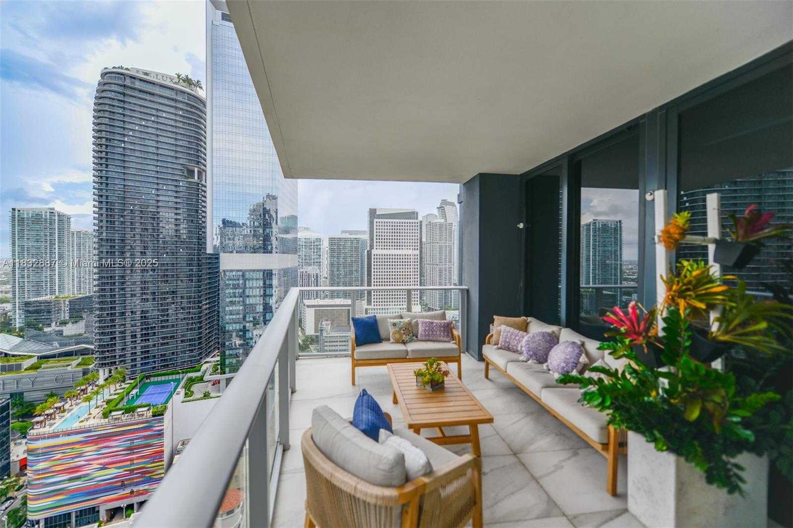 Small Image of 1010 BRICKELL AVE #3311, Miami Number 2