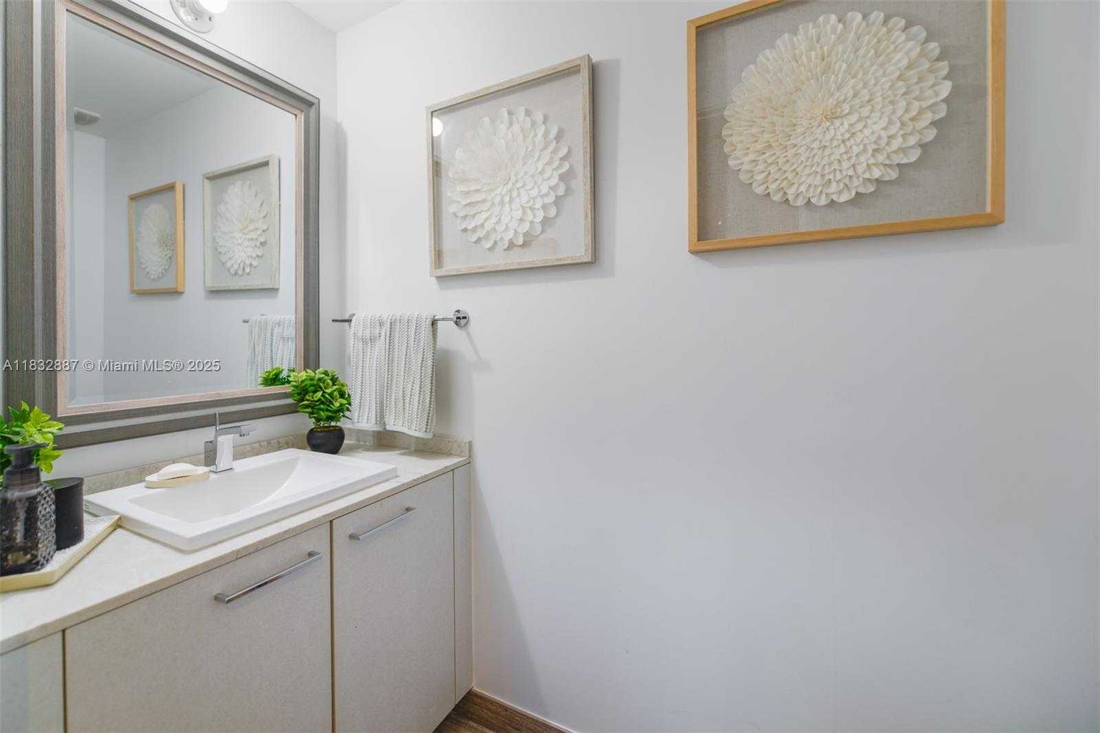 Small Image of 1010 BRICKELL AVE #3311, Miami Number 25