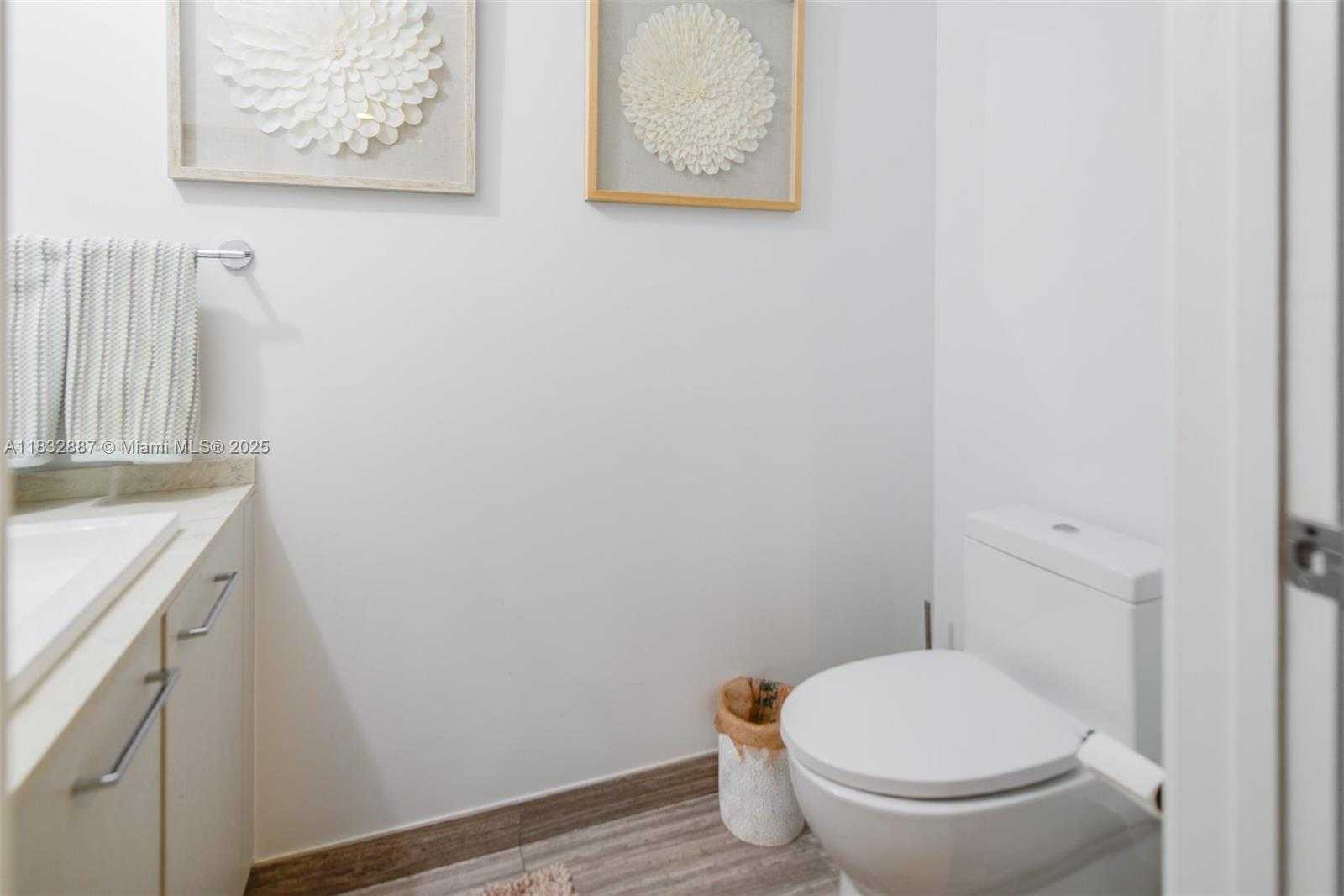 Small Image of 1010 BRICKELL AVE #3311, Miami Number 26