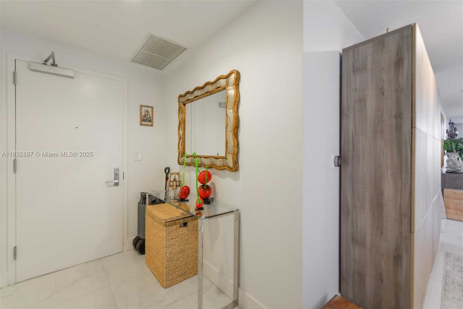 Small Image of 1010 BRICKELL AVE #3311, Miami Number 27