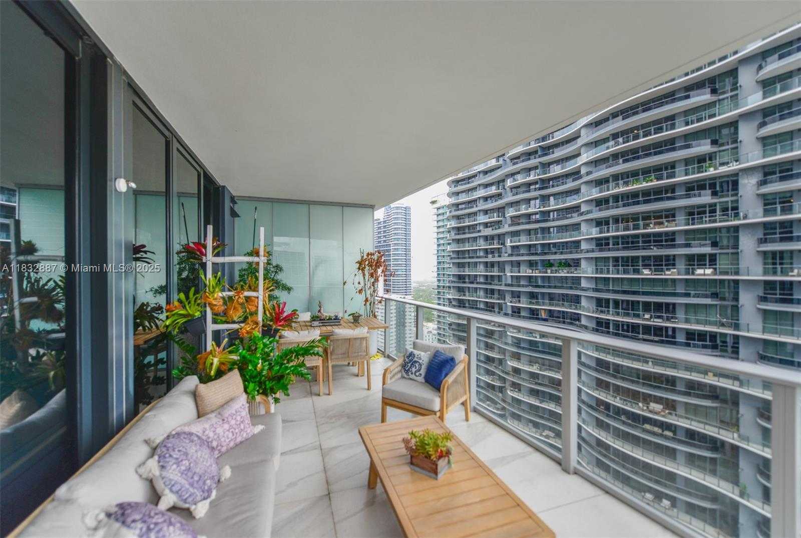Small Image of 1010 BRICKELL AVE #3311, Miami Number 3