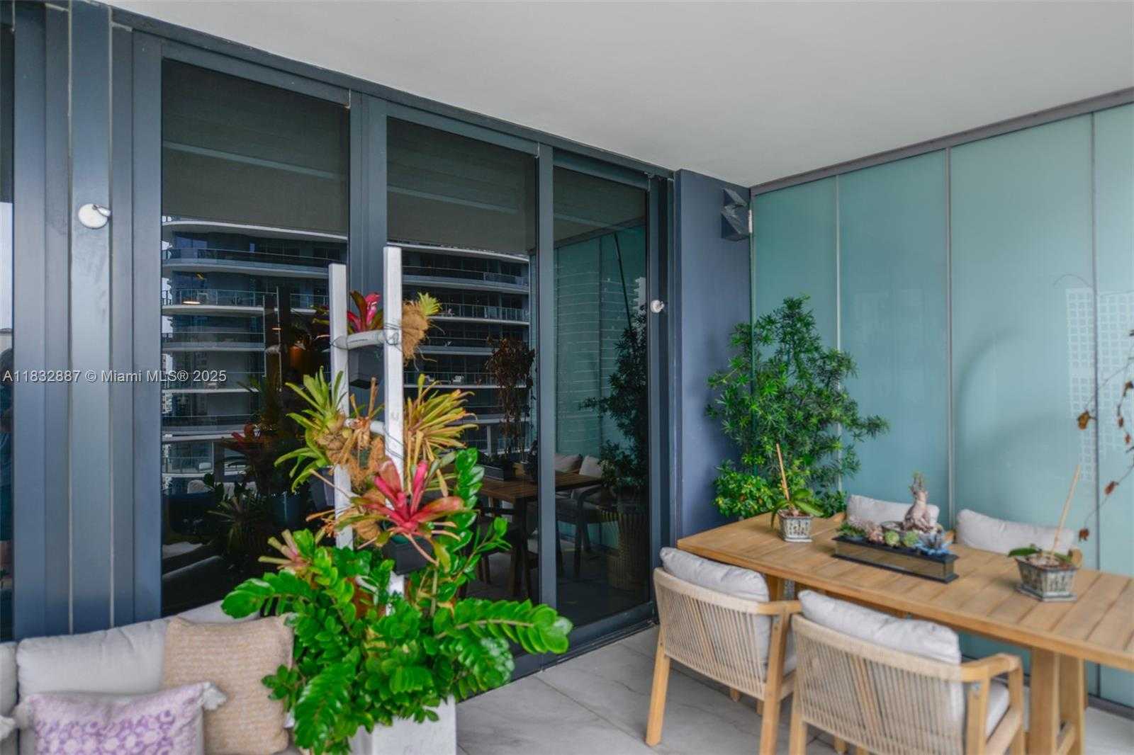 Small Image of 1010 BRICKELL AVE #3311, Miami Number 6