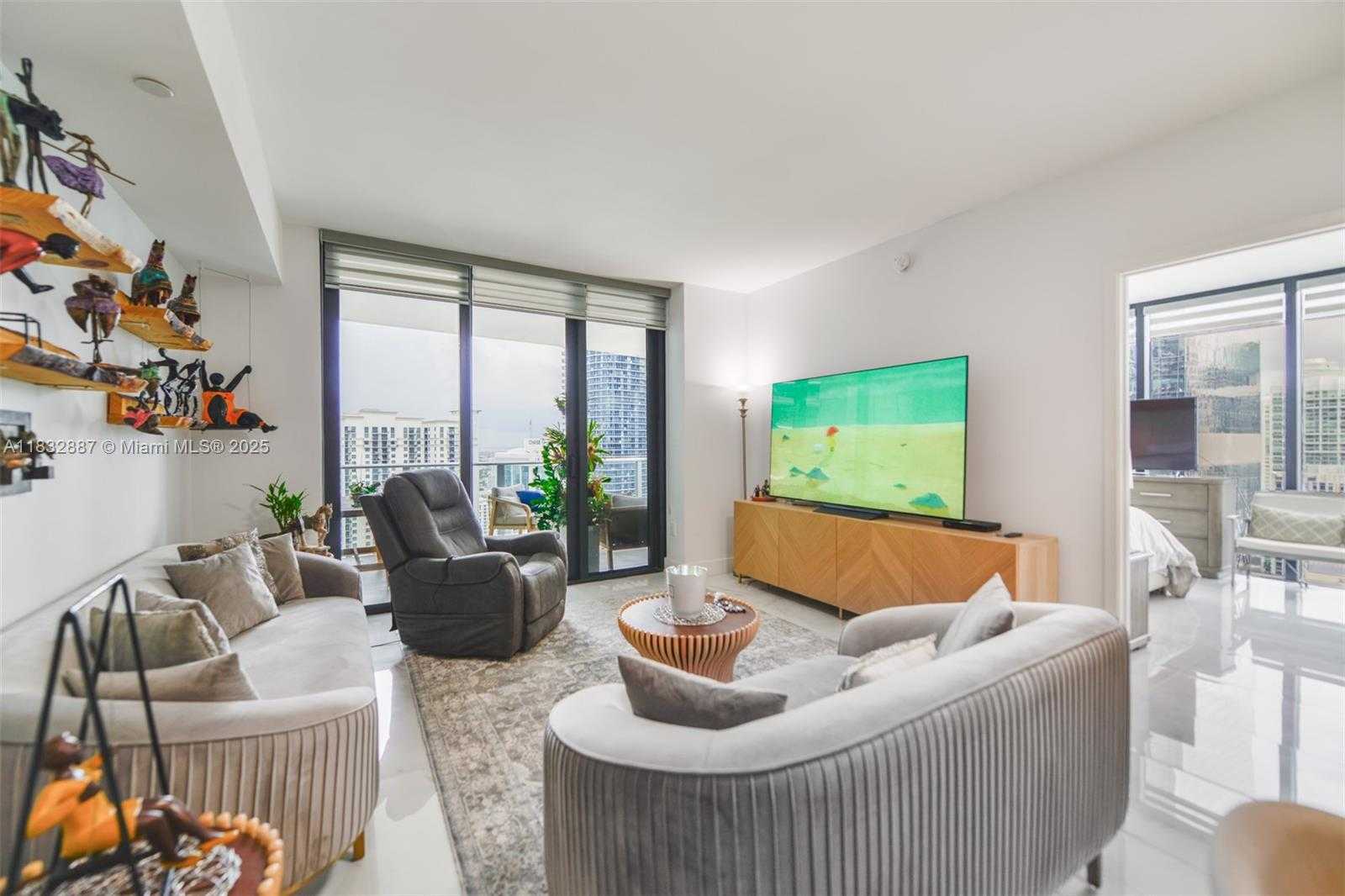 Small Image of 1010 BRICKELL AVE #3311, Miami Number 9