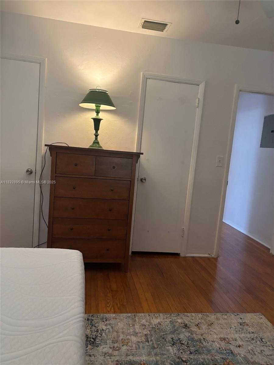 Small Image of 319 SOUTH 24TH AVE, Hollywood Number 18