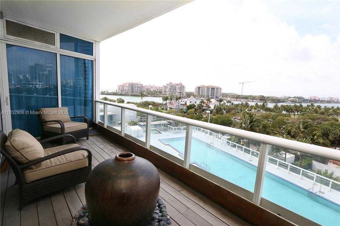 Small Image of 100 SOUTH POINTE DR #601, Miami Beach Number 10