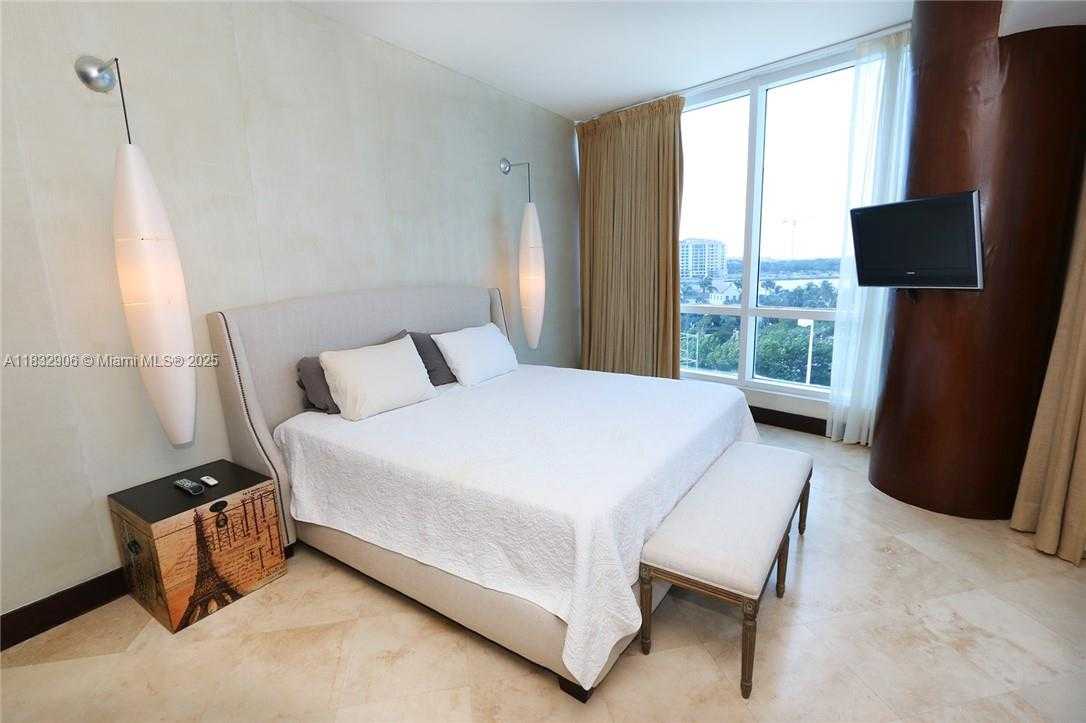 Small Image of 100 SOUTH POINTE DR #601, Miami Beach Number 12