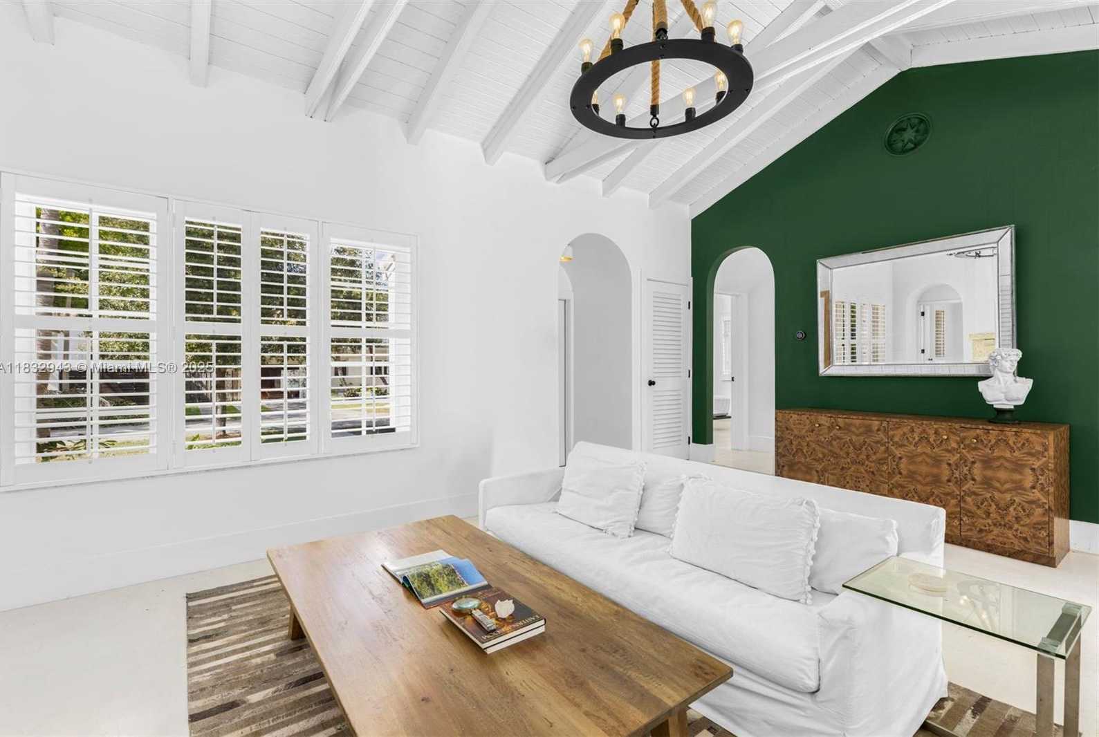 Small Image of 712 NORTH EAST 72ND ST, Miami Number 2