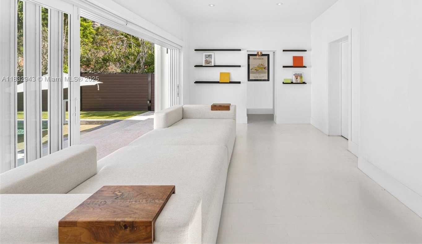 Small Image of 712 NORTH EAST 72ND ST, Miami Number 25