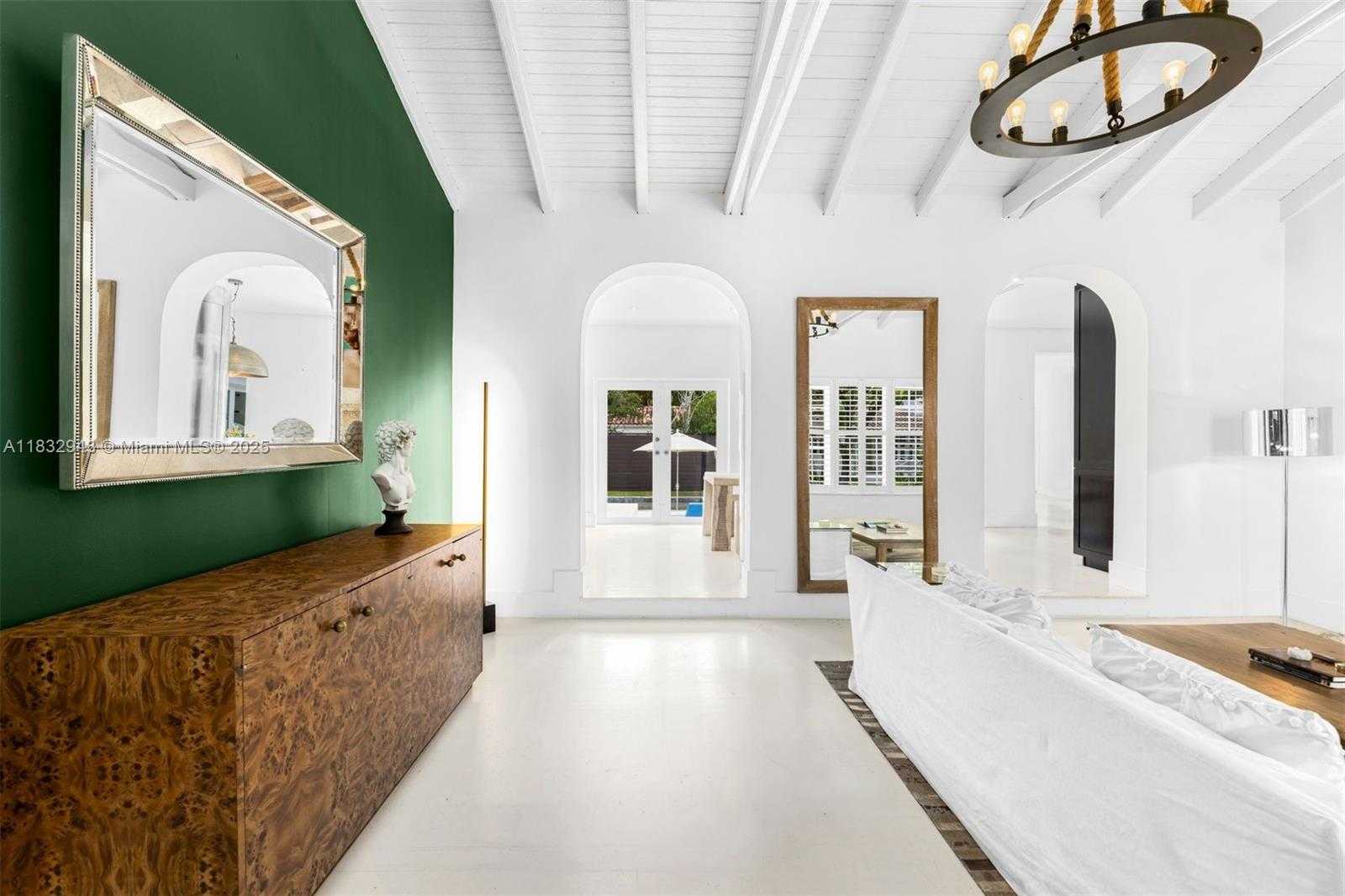 Small Image of 712 NORTH EAST 72ND ST, Miami Number 3