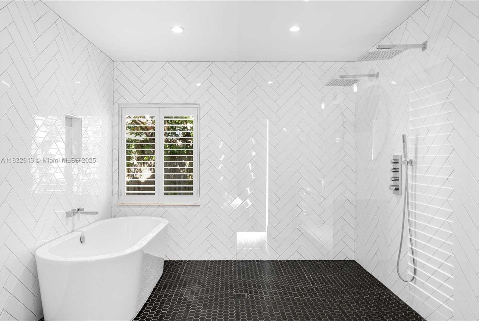 Small Image of 712 NORTH EAST 72ND ST, Miami Number 30