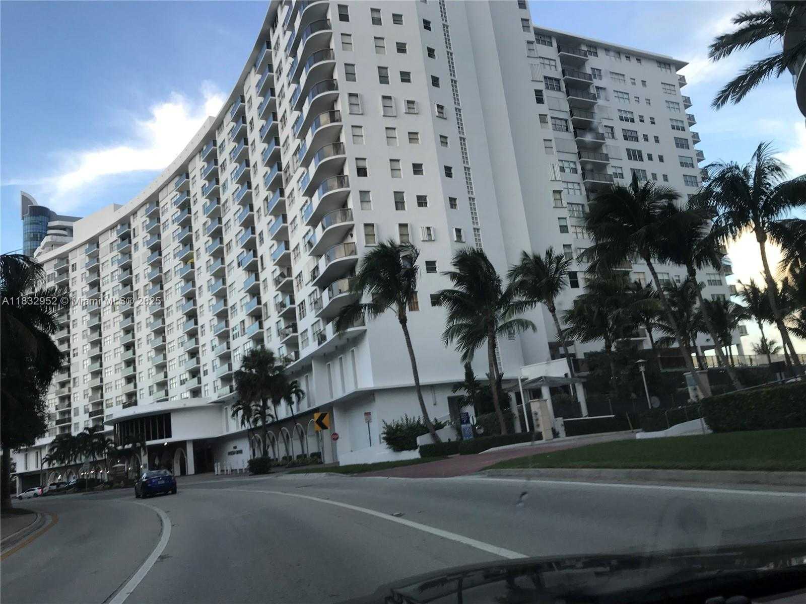 Small Image of 6039 COLLINS AVE #529, Miami Beach Number 17