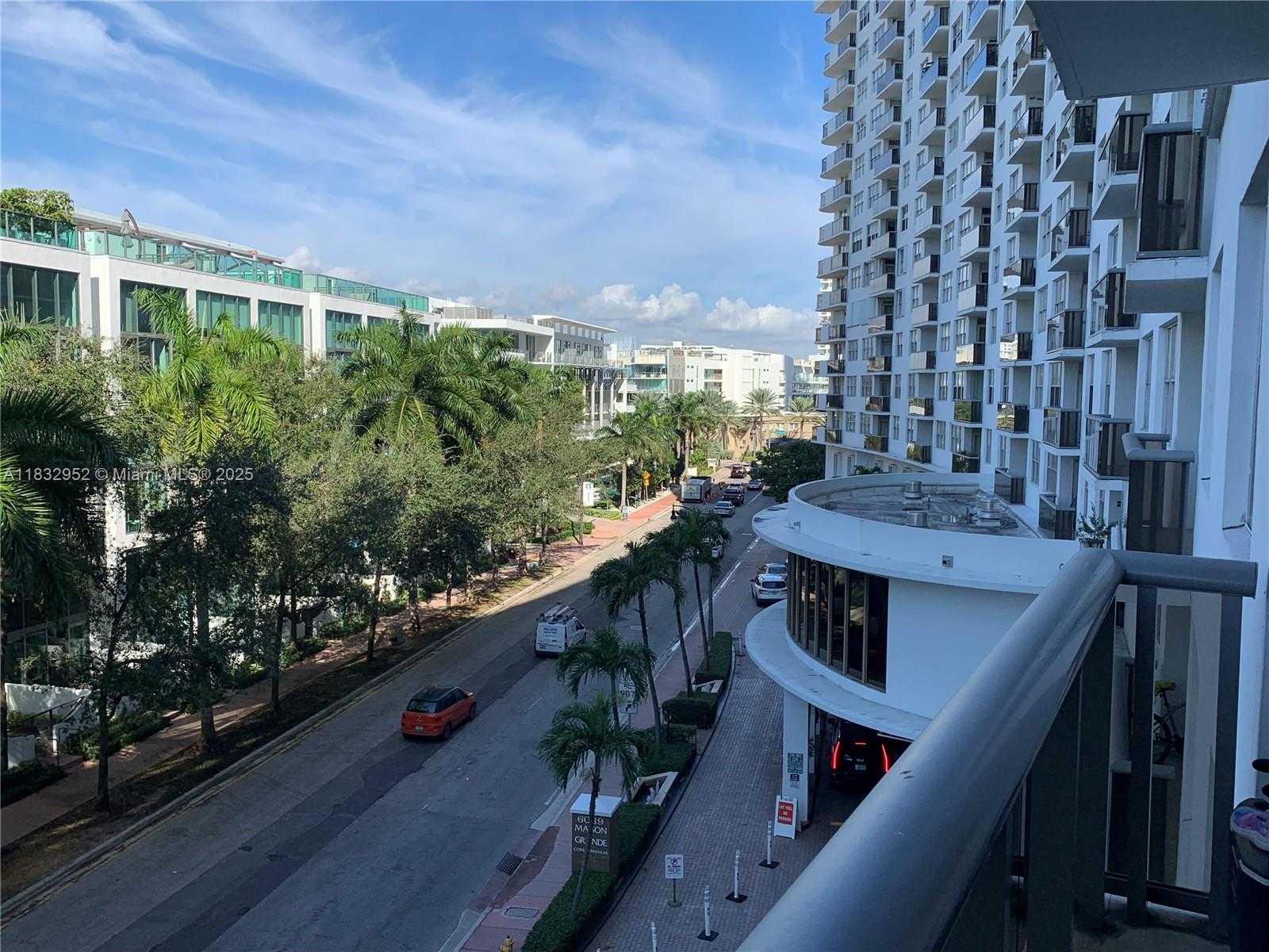 Small Image of 6039 COLLINS AVE #529, Miami Beach Number 8