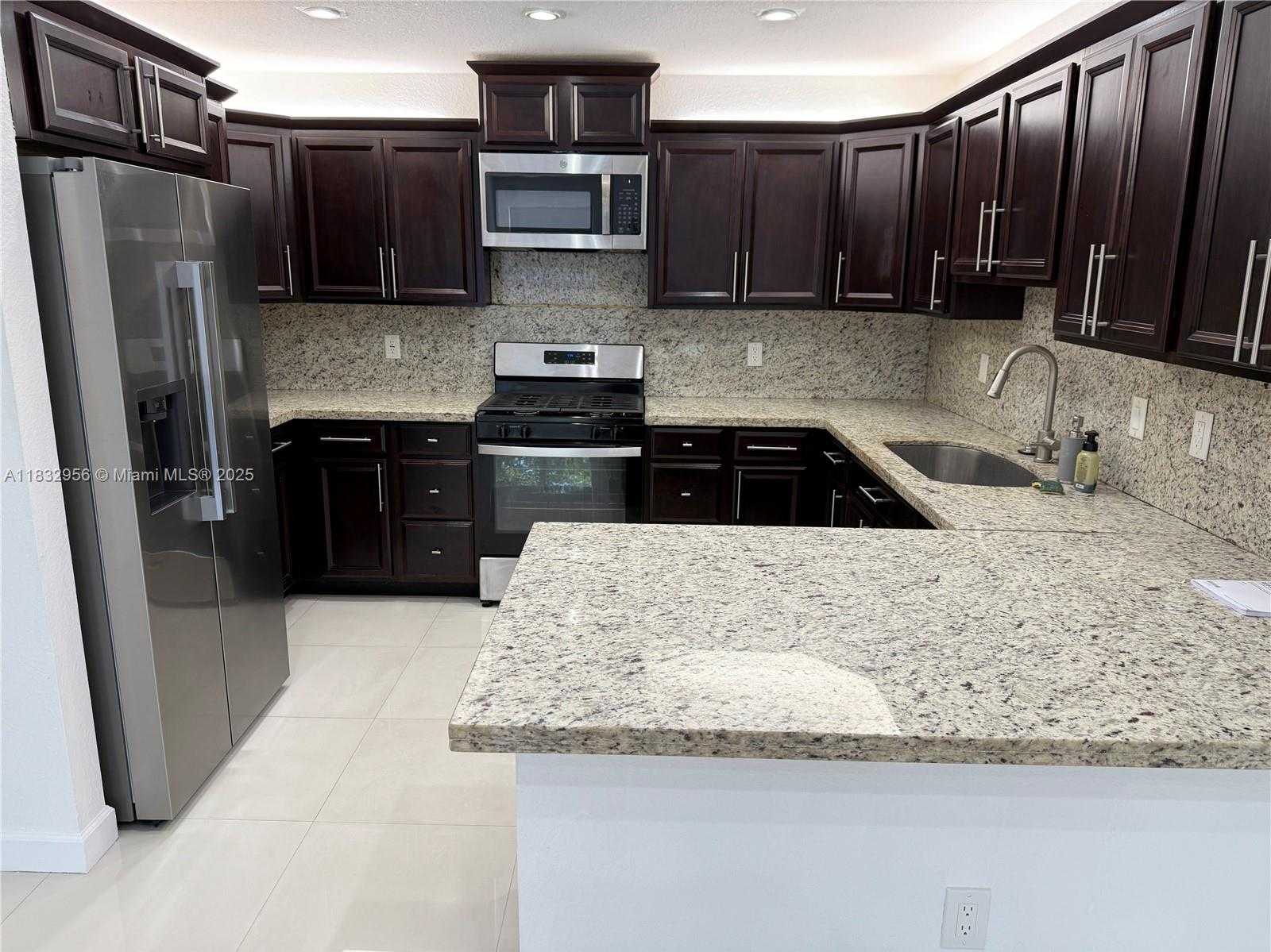 Small Image of 214 NORTH EAST 108TH ST #Side Unit, Miami Number 5