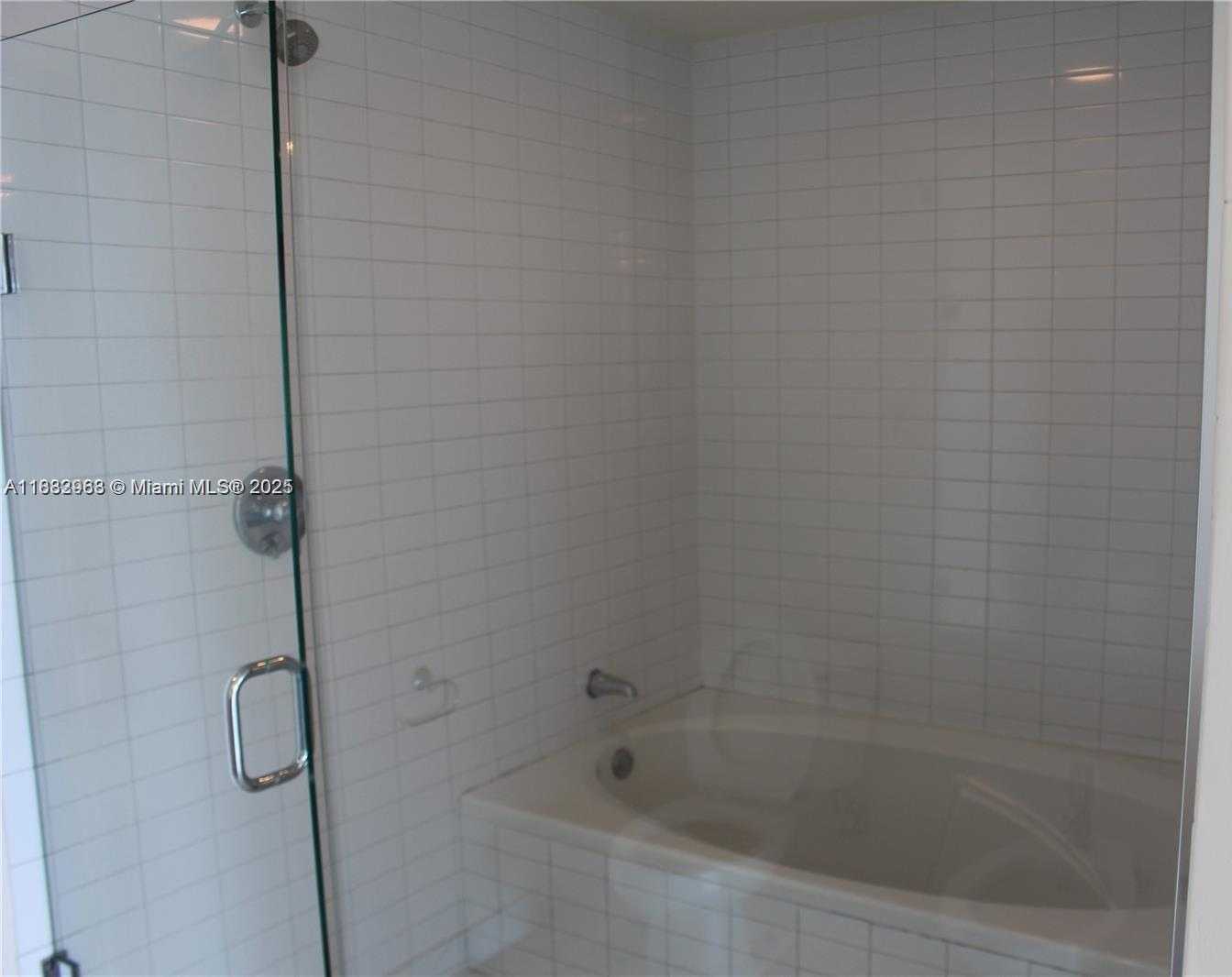 Small Image of 888 BISCAYNE BLVD #1806, Miami Number 11