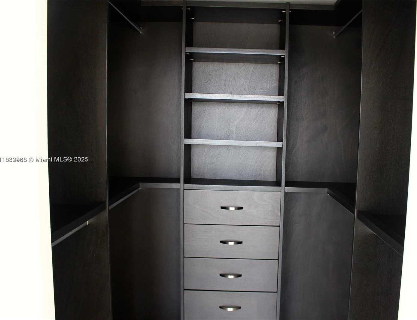 Small Image of 888 BISCAYNE BLVD #1806, Miami Number 12