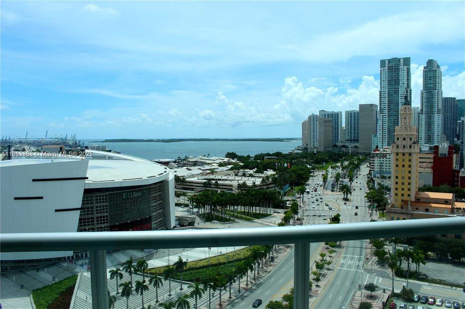 Small Image of 888 BISCAYNE BLVD #1806, Miami Number 2