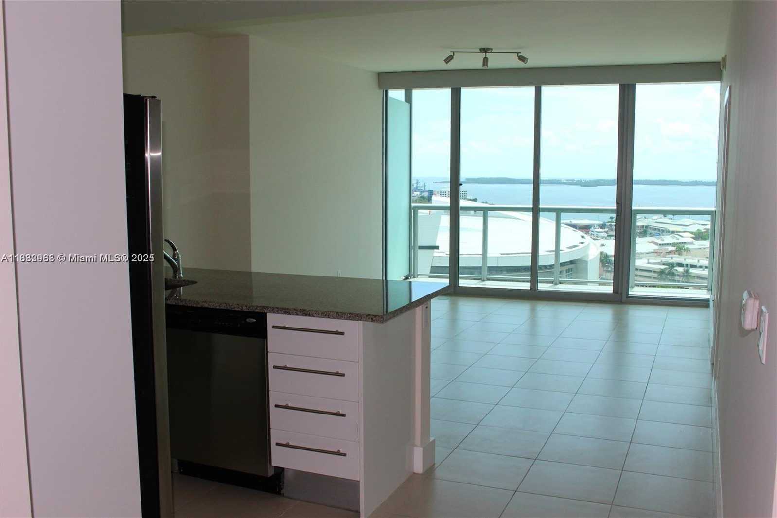 Small Image of 888 BISCAYNE BLVD #1806, Miami Number 4