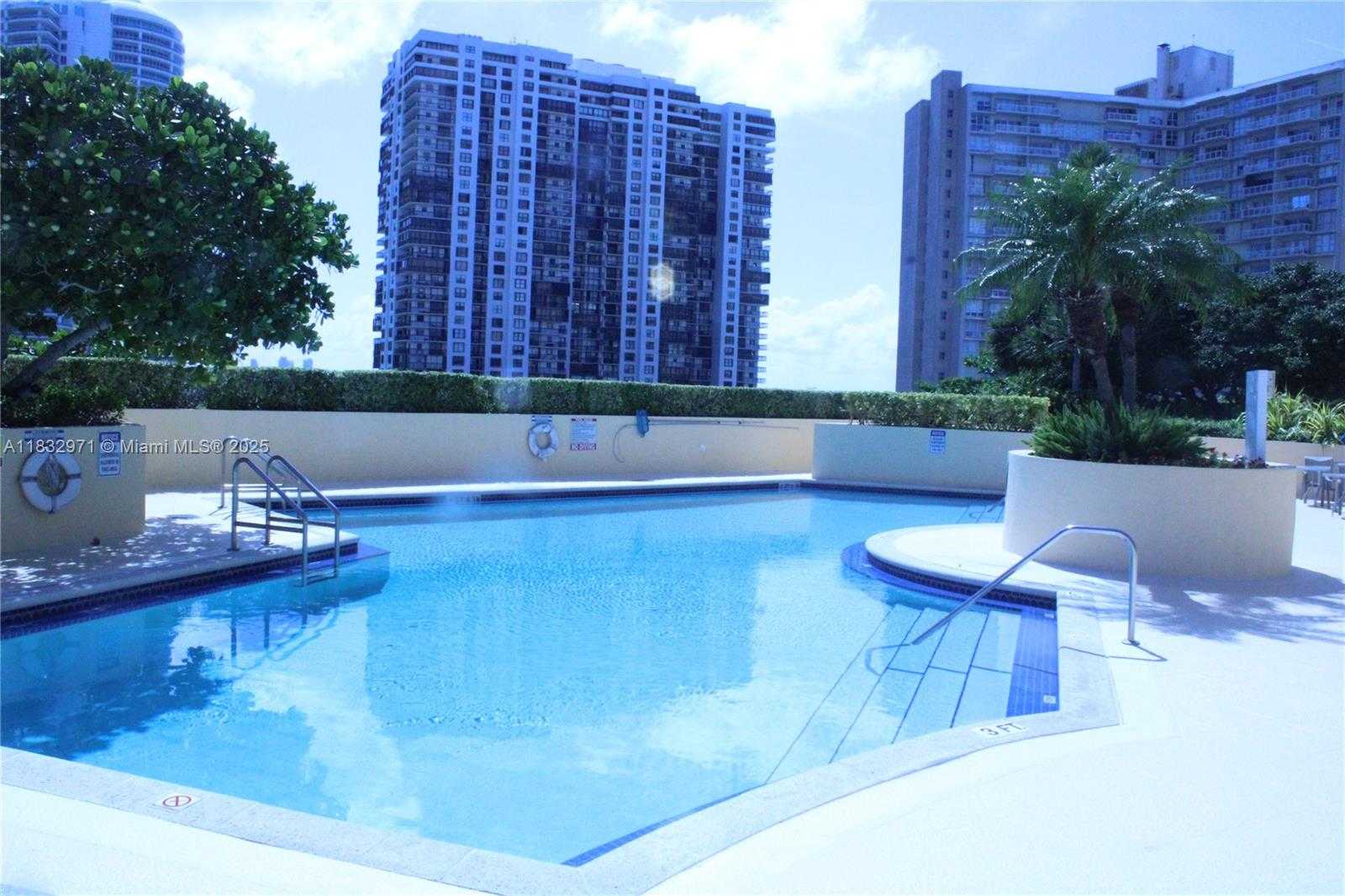 Small Image of 2475 BRICKELL AVE #1401, Miami Number 10