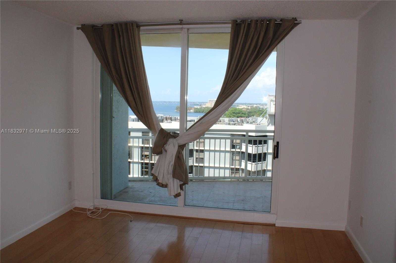 Small Image of 2475 BRICKELL AVE #1401, Miami Number 21