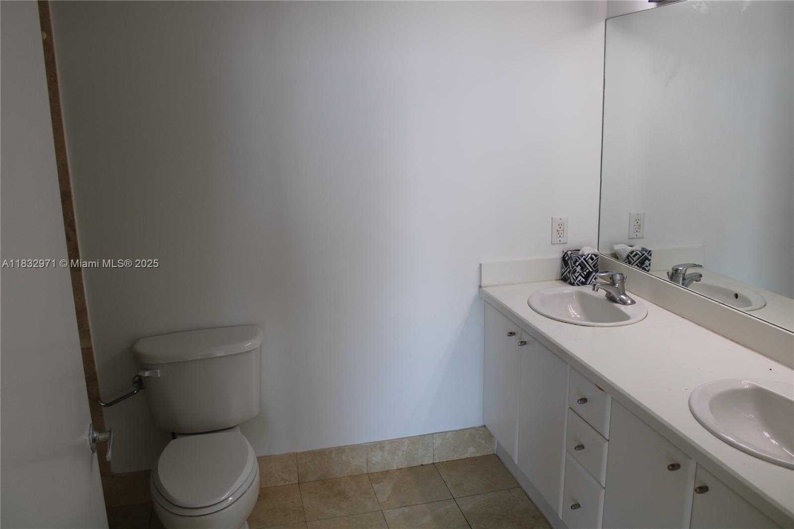 Small Image of 2475 BRICKELL AVE #1401, Miami Number 26