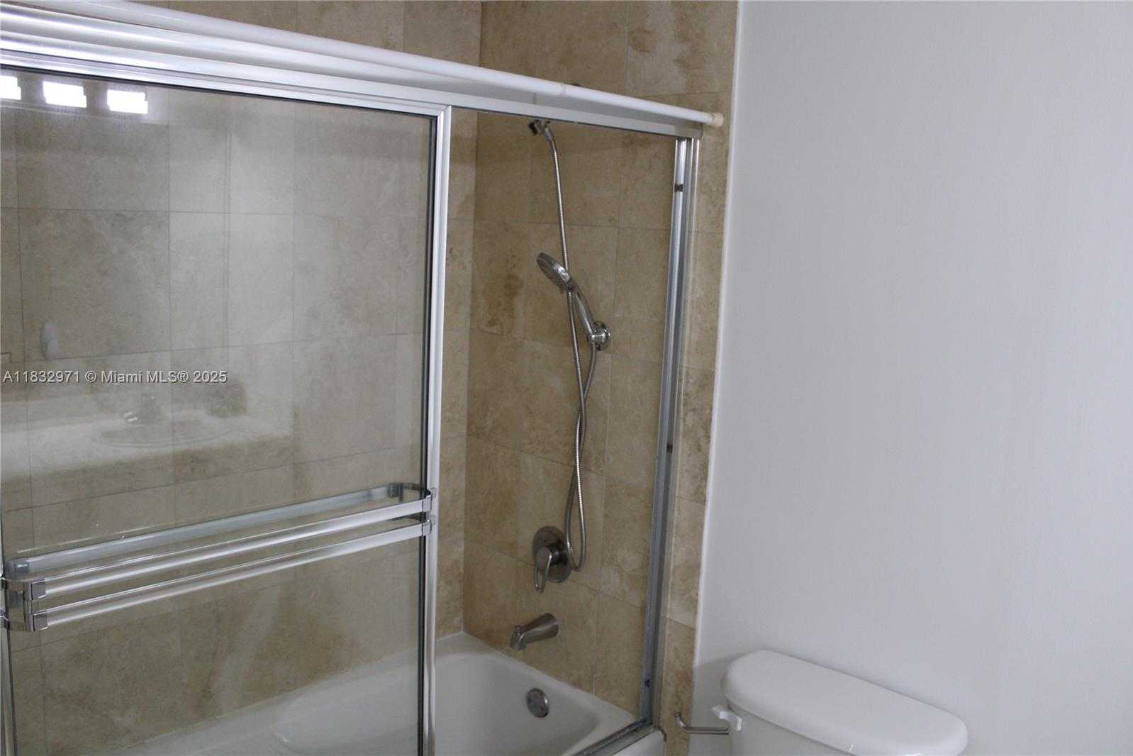 Small Image of 2475 BRICKELL AVE #1401, Miami Number 27